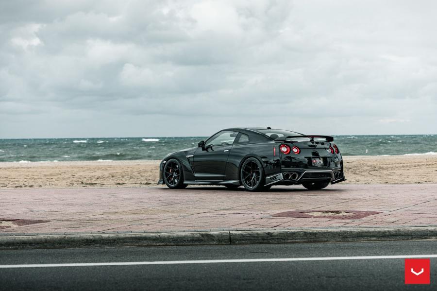  Nissan GT-R on Vossen Wheels (HF-5) 2020 года  (фото 10 из 48)